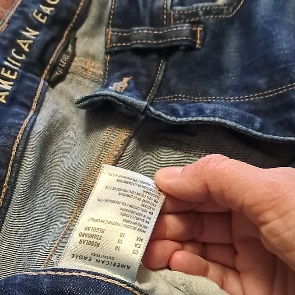 American Eagle Outfitters Women's Blue Distressed Jeans - Picture 3 of 4